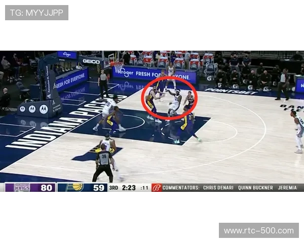 “暂停期间恩比德与教练激烈讨论，76人调整防守策略”